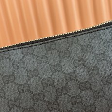 【配全套原厂专柜包装】Generation Gucci古驰世代系列深入探索品牌的典藏元素,将不同世代的设 【配全套原厂专柜包装】Generation Gucci古驰世代系列深入探索品牌的典藏元素,将不同世代的设
