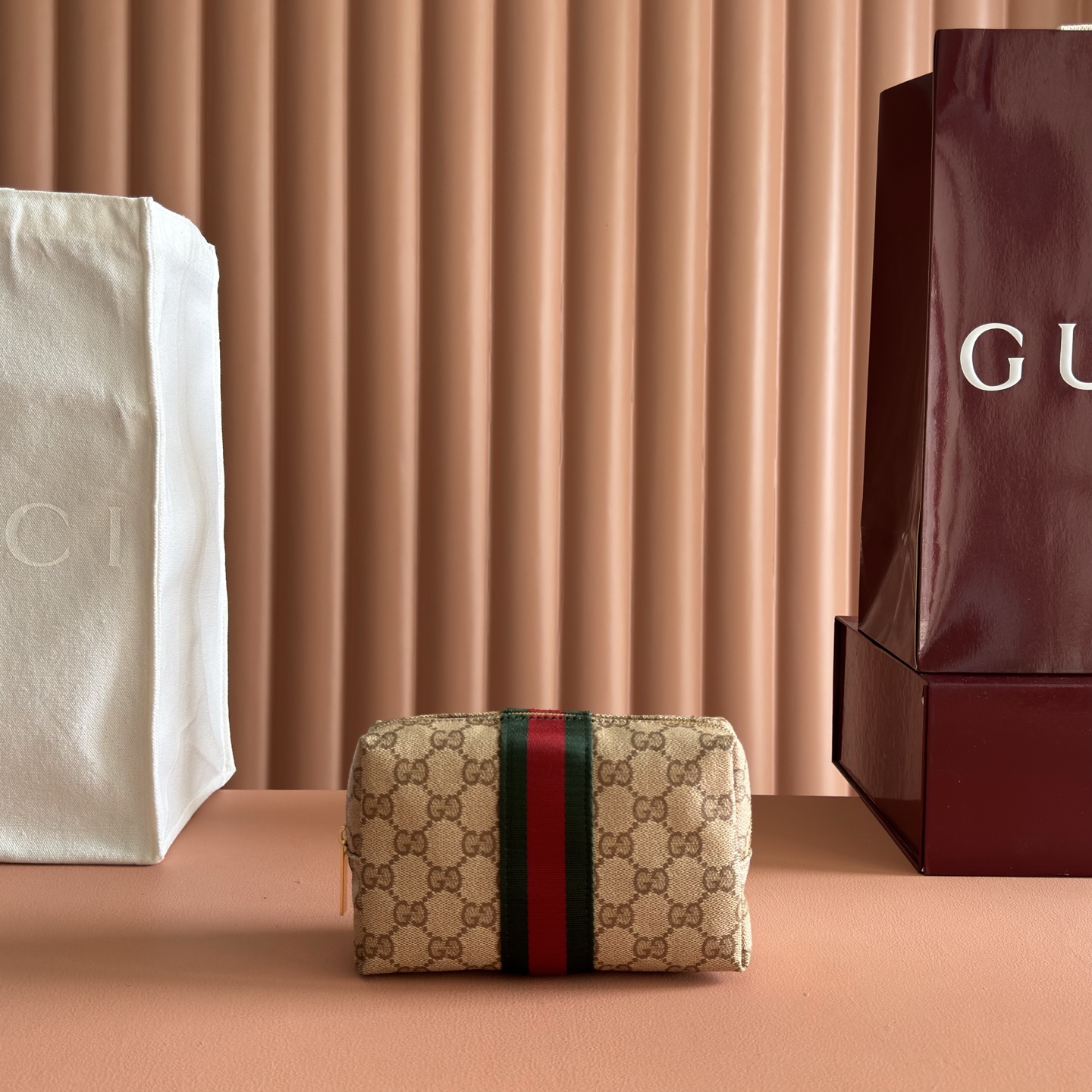 💋💋💋【配全套原厂专柜包装】《古驰世代》(Generation Gucci)系列深入探索品牌典藏元素，将