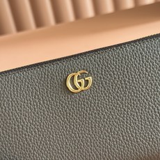 💋💋💋【配全套原厂专柜包装】Generation Gucci 深入探索品牌的典藏元素,将不同世代的设计融 💋💋💋【配全套原厂专柜包装】Generation Gucci 深入探索品牌的典藏元素,将不同世代的设计融