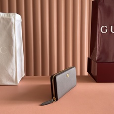 💋💋💋【配全套原厂专柜包装】Generation Gucci 深入探索品牌的典藏元素,将不同世代的设计融 💋💋💋【配全套原厂专柜包装】Generation Gucci 深入探索品牌的典藏元素,将不同世代的设计融
