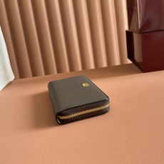 💋💋💋【配全套原厂专柜包装】Generation Gucci 深入探索品牌的典藏元素,将不同世代的设计融 💋💋💋【配全套原厂专柜包装】Generation Gucci 深入探索品牌的典藏元素,将不同世代的设计融