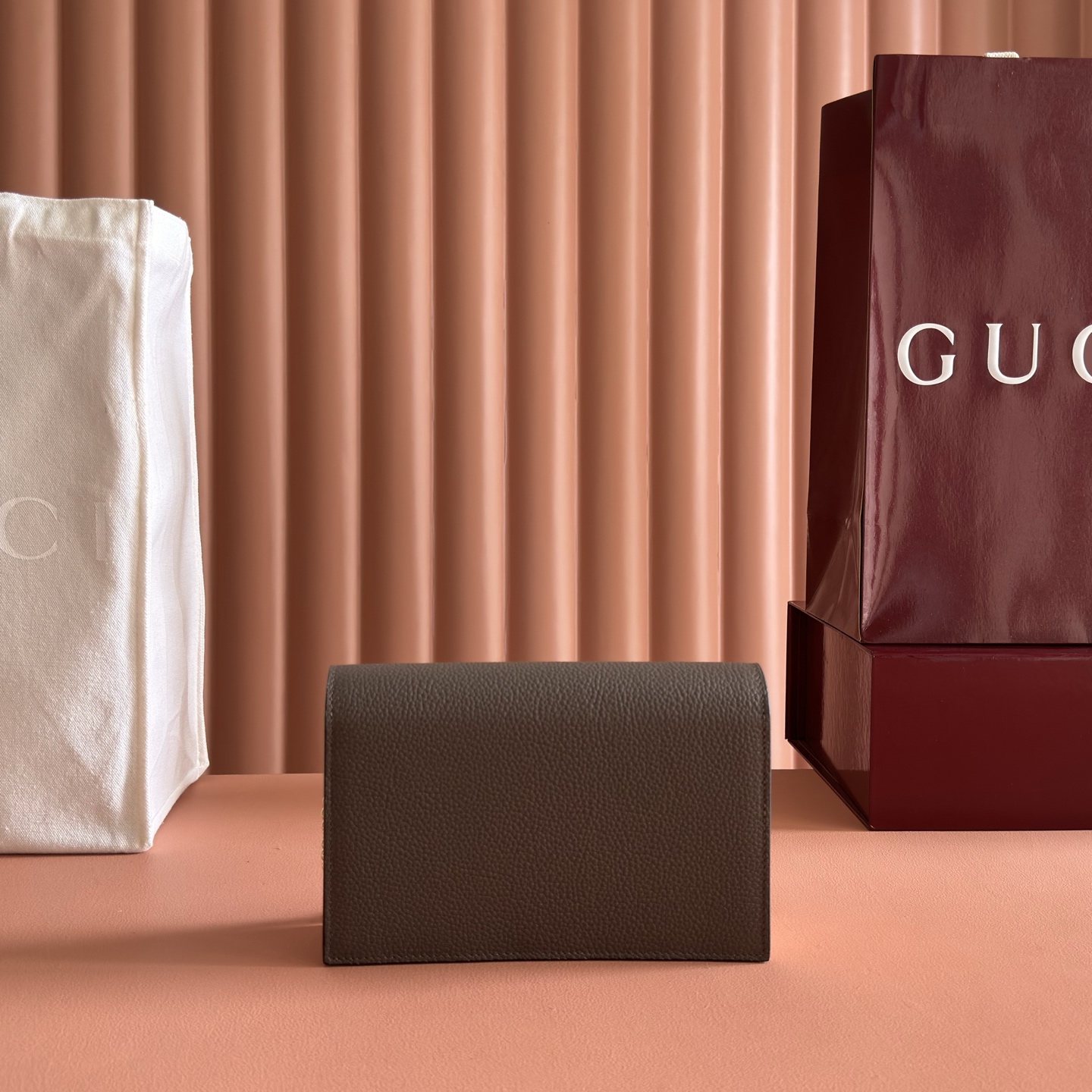 💋💋💋【配全套原厂专柜包装】《Gucci新世代》系列深入探索品牌的典藏元素，将不同世代的设计融合为一体，