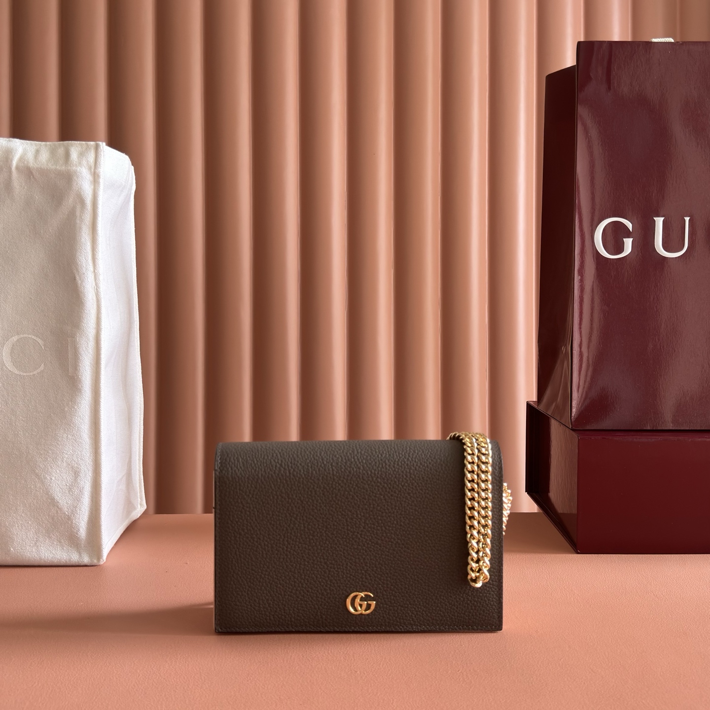 💋💋💋【配全套原厂专柜包装】《Gucci新世代》系列深入探索品牌的典藏元素，将不同世代的设计融合为一体，