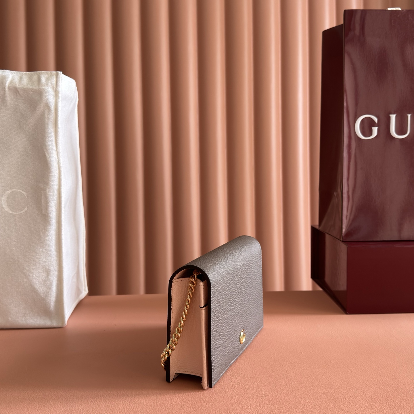 💋💋💋【配全套原厂专柜包装】《Gucci新世代》系列深入探索品牌的典藏元素，将不同世代的设计融合为一体，