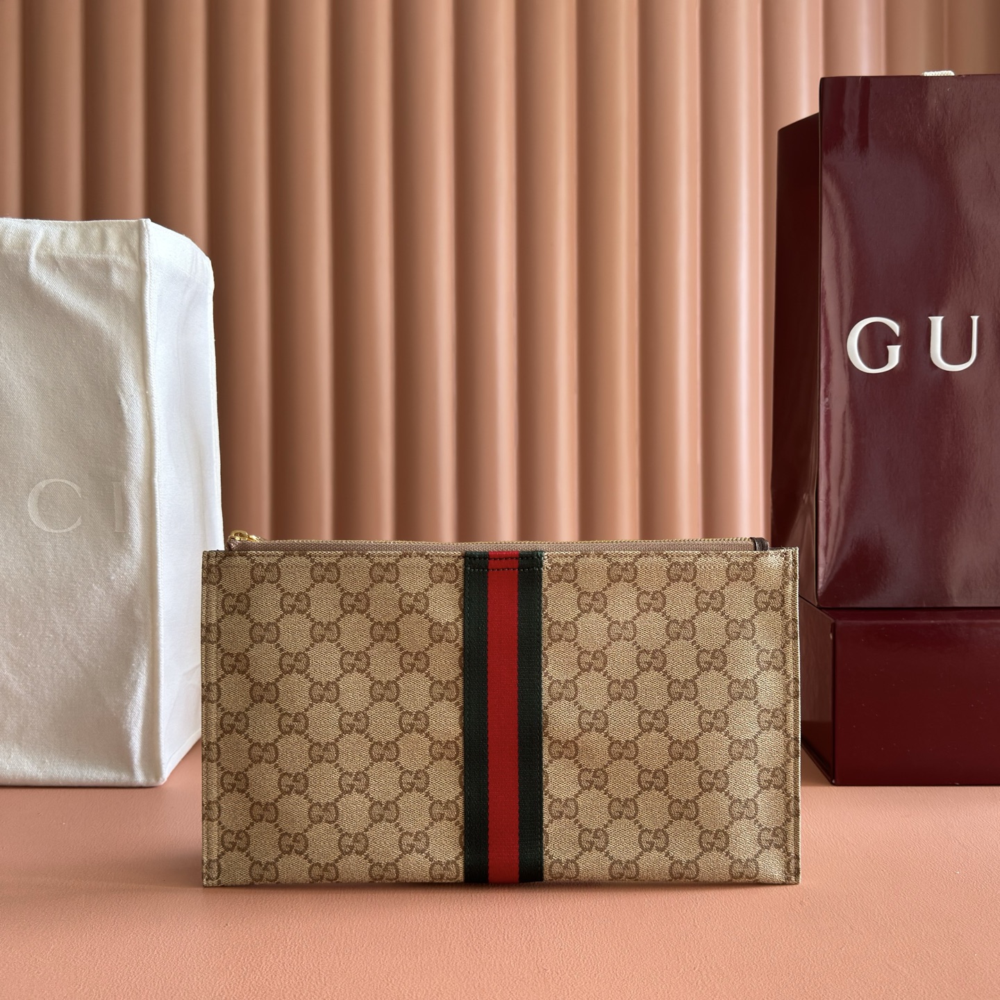 ⛰️⛰️⛰️《配全套原厂专柜包装》💞Generation Gucci 深入探索品牌档案代码，将不同世代的