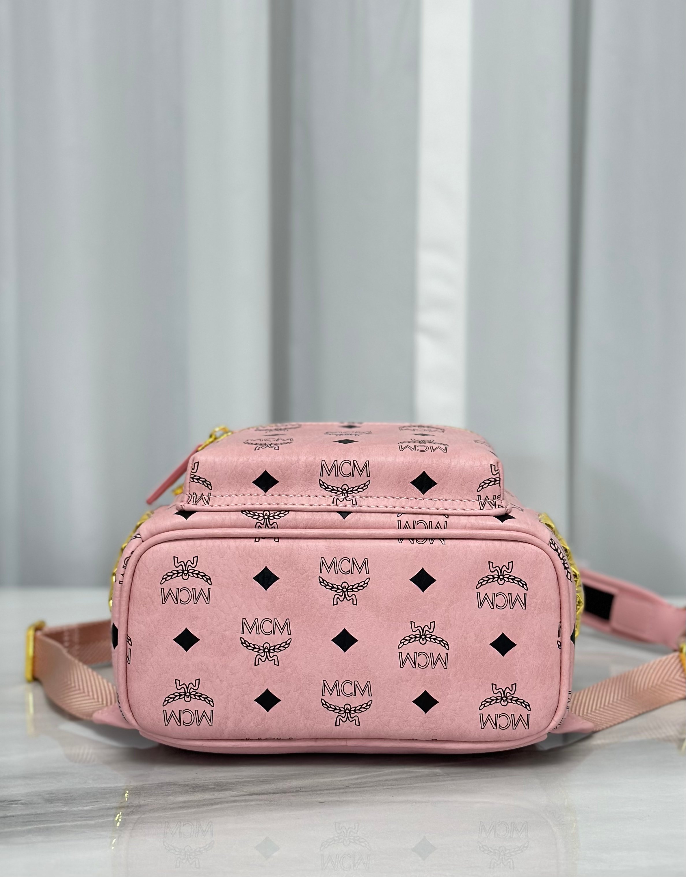 𝗠𝗖𝗠 𝗦𝘁𝗮𝗿𝗸 𝗩𝗶𝘀𝗲𝘁𝗼𝘀🆕最新版本新版⬆️桃花粉-Mini#背包·Cp独家®️老花满印# 这款