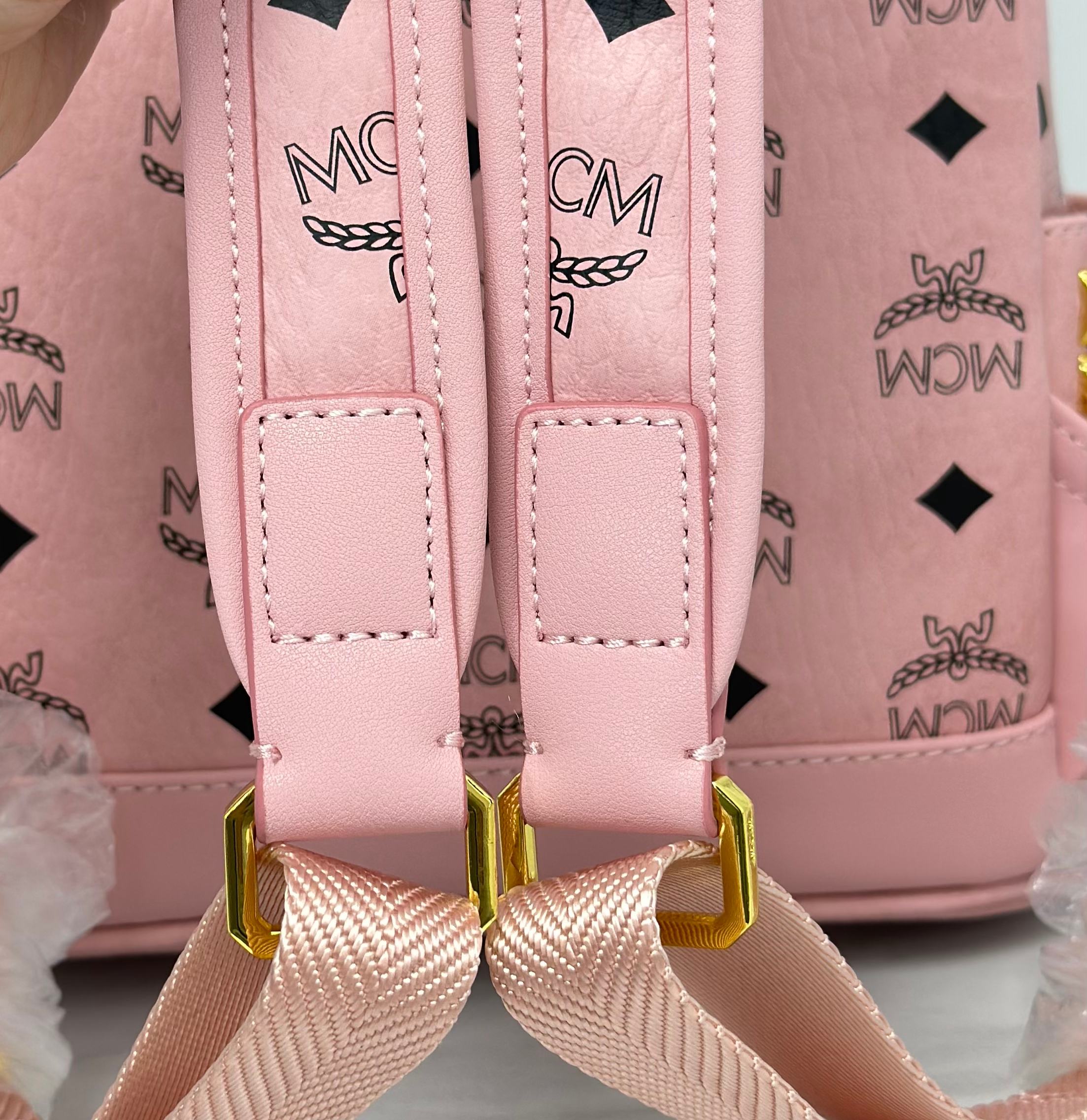 𝗠𝗖𝗠 𝗦𝘁𝗮𝗿𝗸 𝗩𝗶𝘀𝗲𝘁𝗼𝘀🆕最新版本新版⬆️桃花粉-Mini#背包·Cp独家®️老花满印# 这款