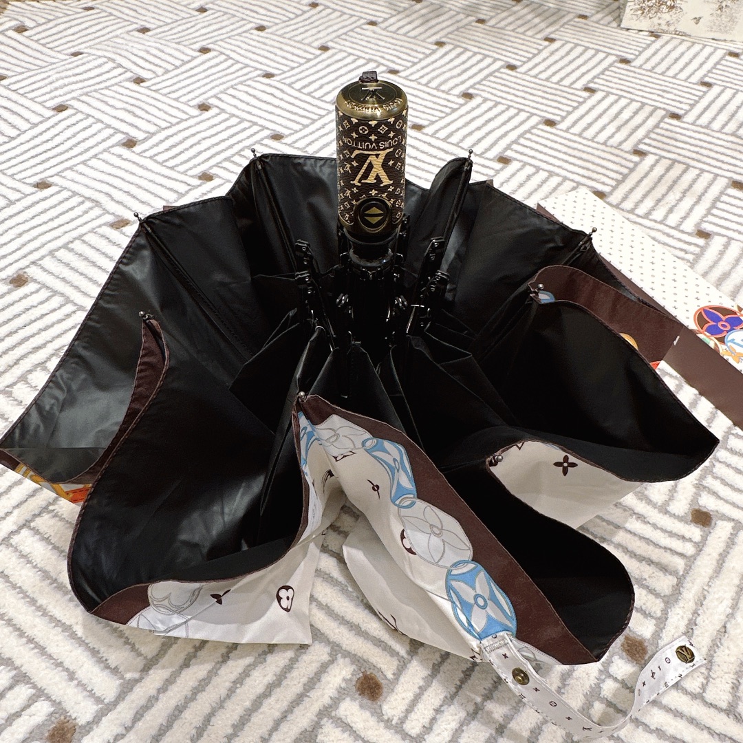 LouisVuitton路易威登专柜夏季新款全自动折叠晴雨伞火爆时尚单品采用纳米技术加工而成具有强力拒水