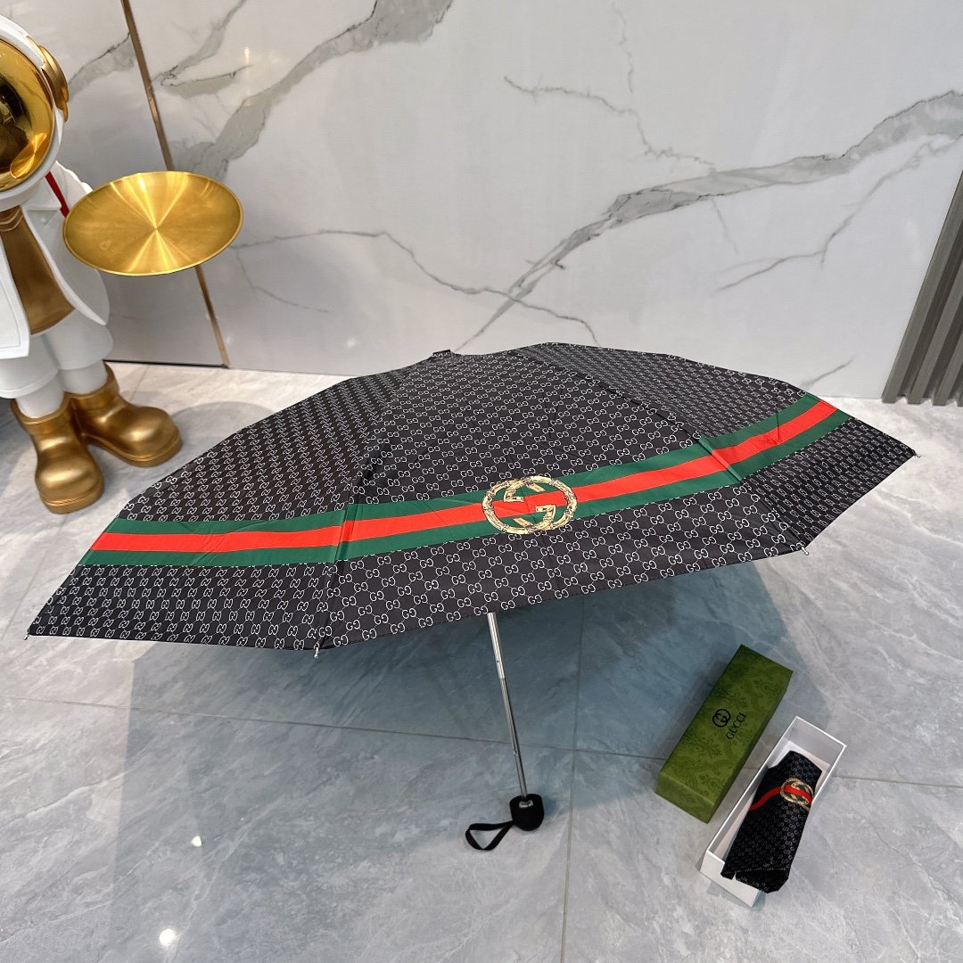 GUCCI古驰2024新款五折折叠晴雨伞时尚原单代工品质细节精致看得见的品质打破一成不变色泽纯正艳丽！