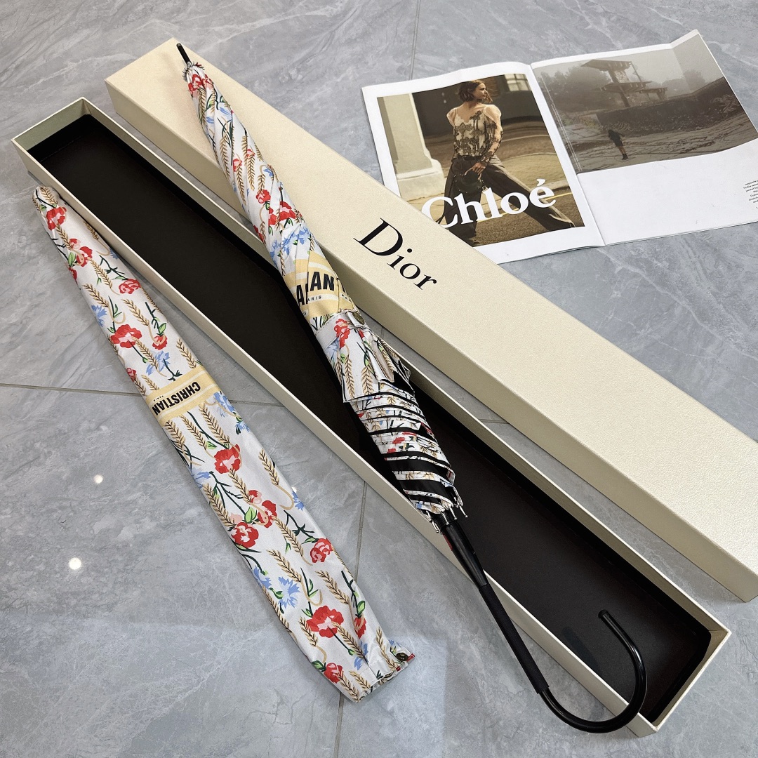 Dior迪奥长伞绝对是今年消费者大大的福利迪奥爱好者们不容错过的精品配高档原版包装火爆明星同款全自动一键
