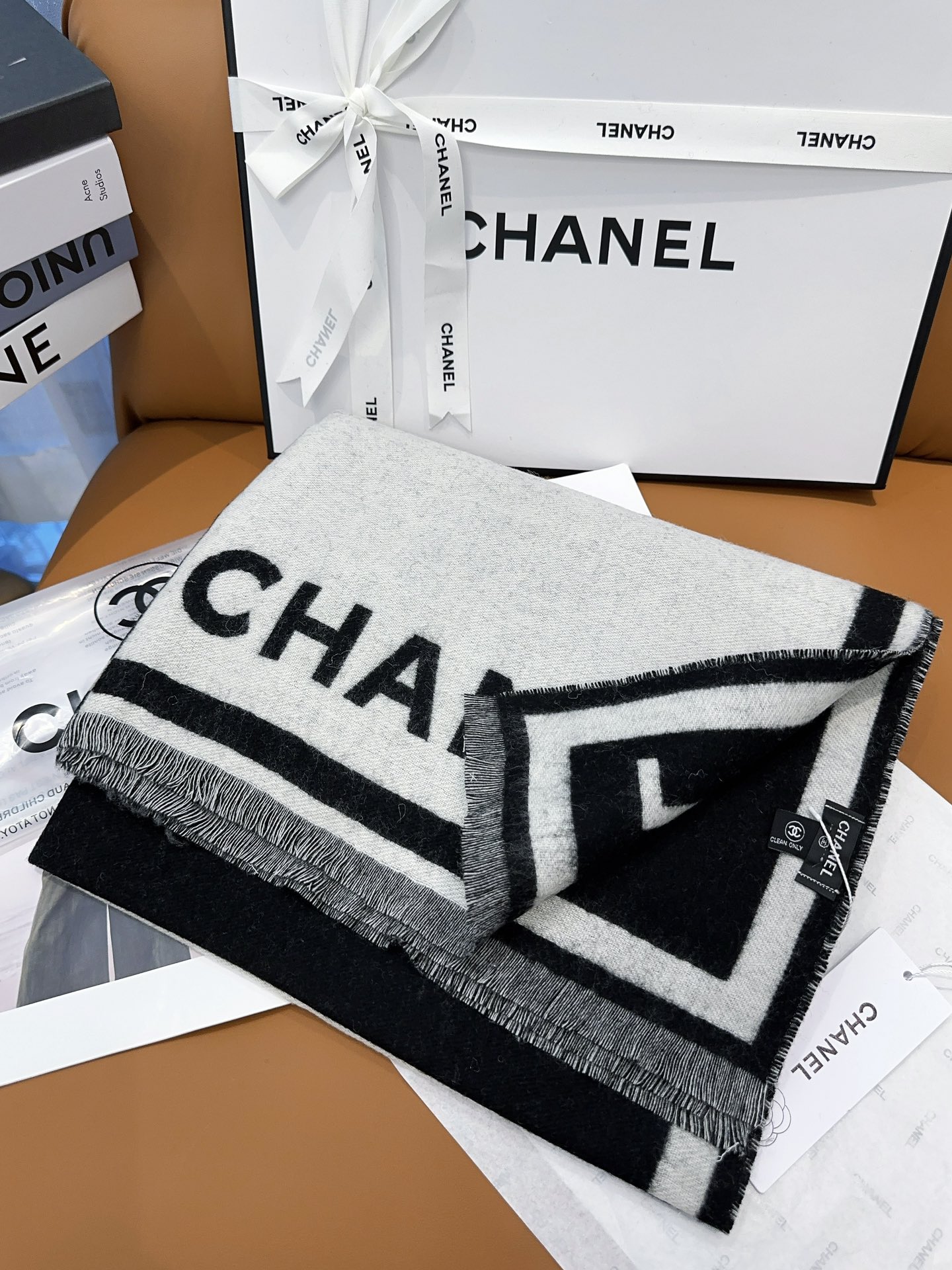 重磅推荐️CHANEL羊绒长巾顶级原单品质旷世绝美小香披肩羊绒围巾顶级高端货绝对值得珍藏香奈儿绝美百搭款