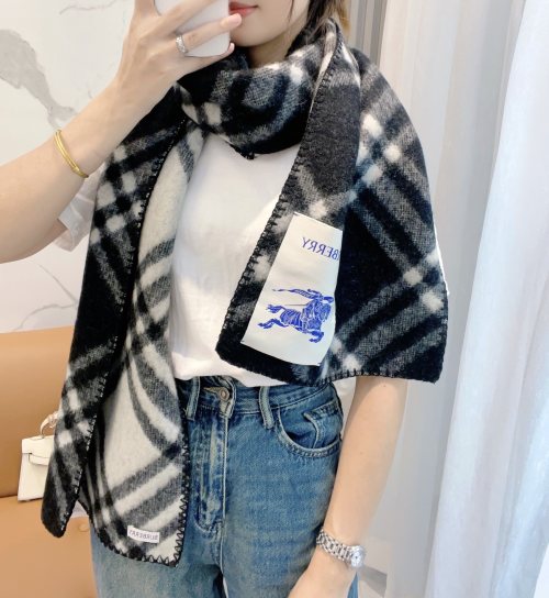 Burberry Wool Scarf, Unisex Winter Essential, 182x30cm, Classic Checkered Design 1 Burberry Wool Scarf, Unisex Winter Essential, 182x30cm, Classic Checkered Design