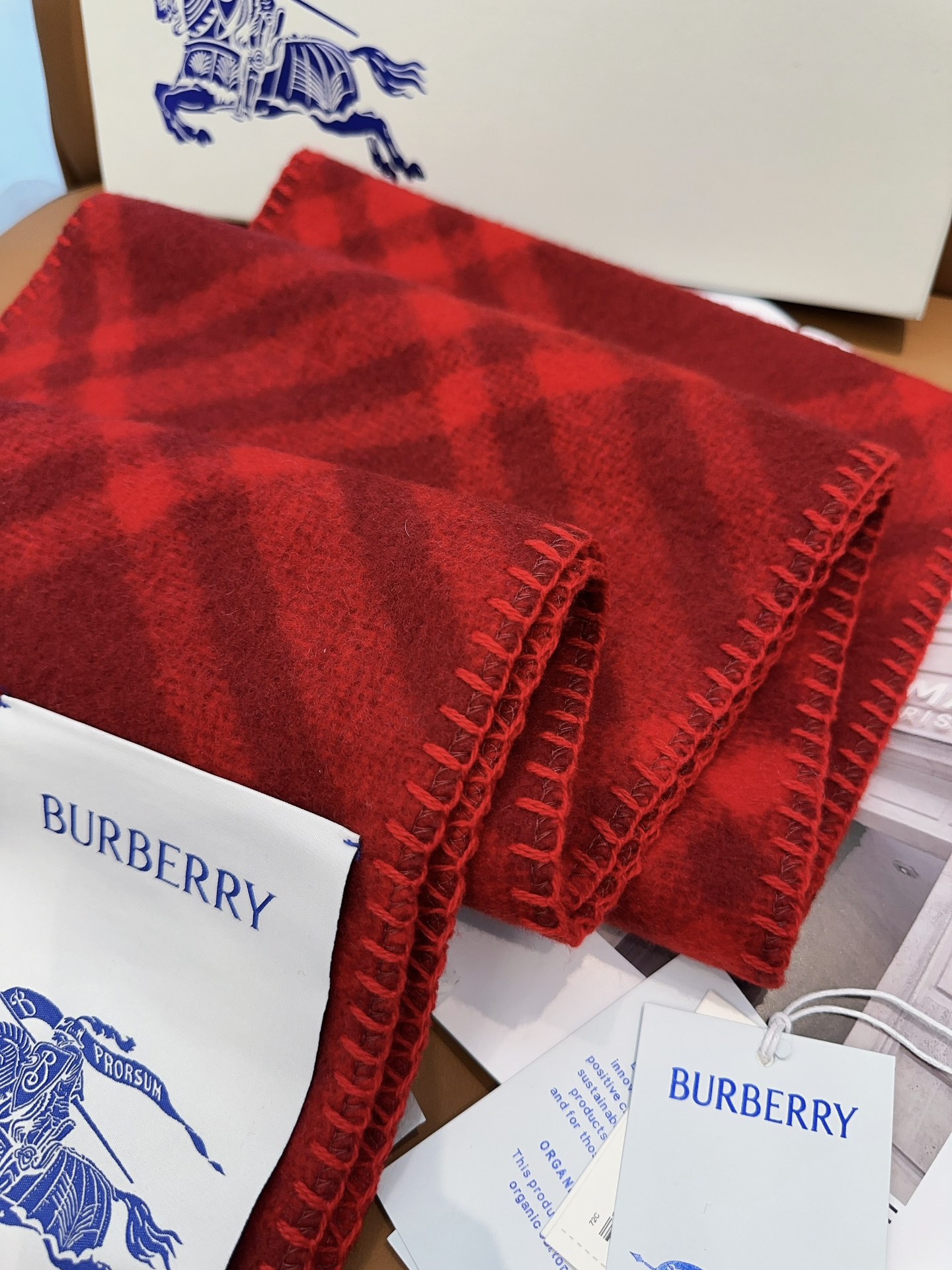 Burberry可遇不可求的王炸级单品绝对是独家级别工艺与材料完全与正品无区别粗犷耐用厚实保暖立体感十足