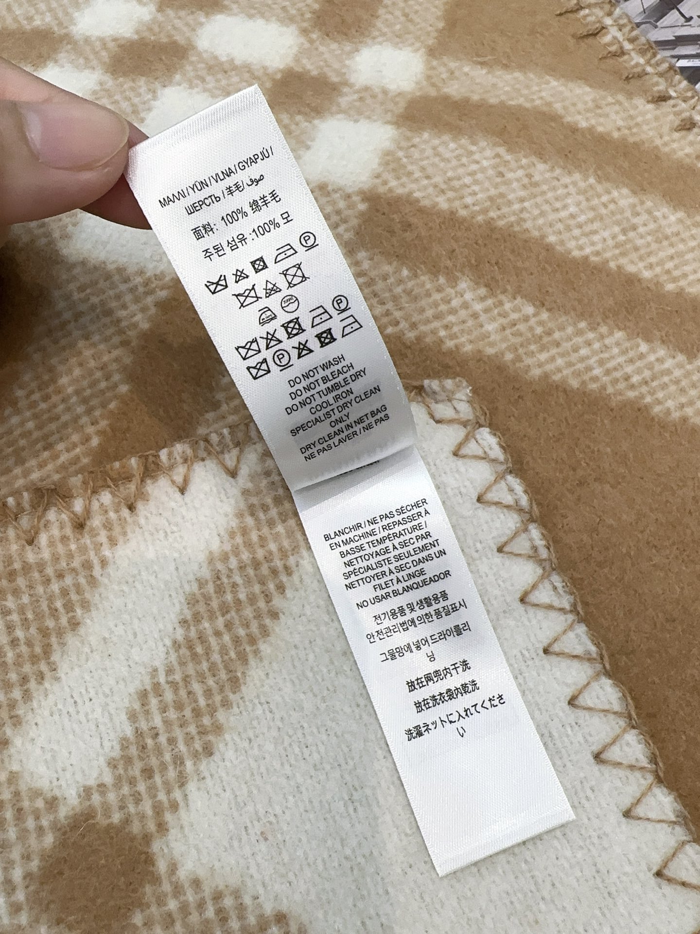 Burberry可遇不可求的王炸级单品绝对是独家级别工艺与材料完全与正品无区别粗犷耐用厚实保暖立体感十足