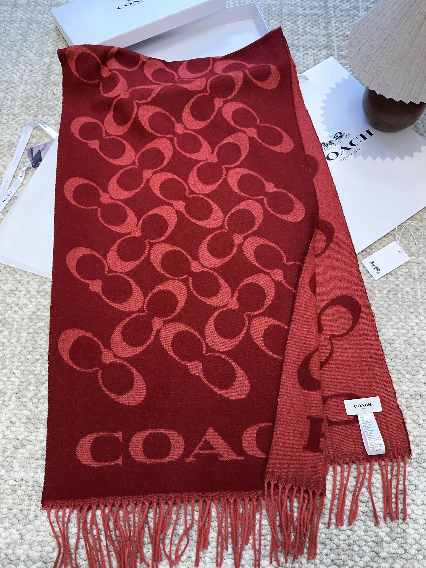Stylish Coac Classic C Logo Double Cape: 97% Wool, Super Soft and Comfy Hands - 图片 9