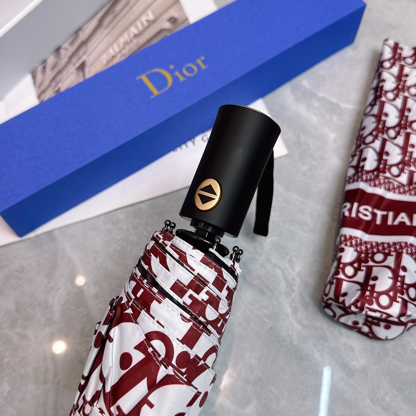  Dior（迪奥）新款爆款🔥 三折自动折叠晴雨伞 选用台湾进口UV防紫外线伞布 原单代工级品质  🌹