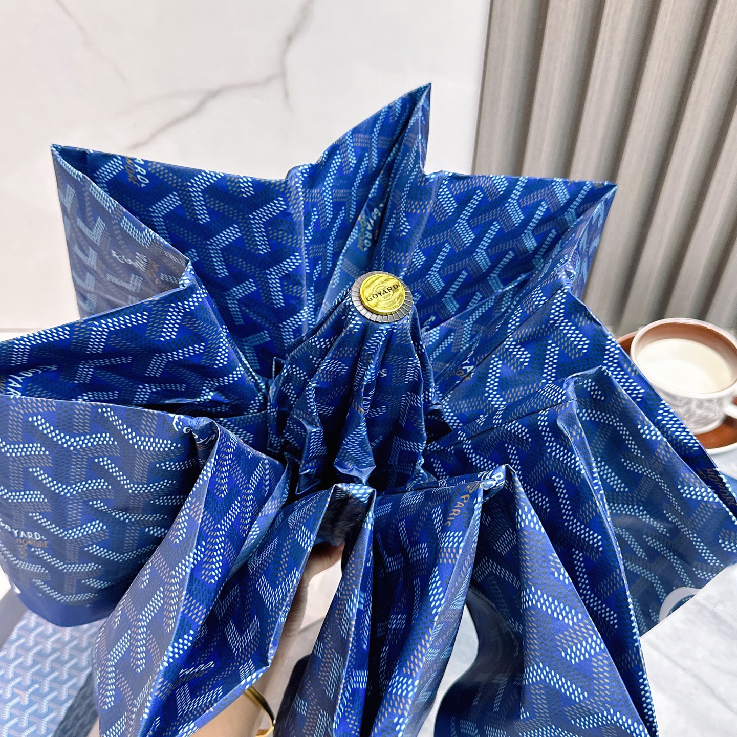   Goyard戈雅 三折防晒睛雨伞🔥🔥 夏季新款 全自动折叠晴雨伞 
内里黑色涂层防晒有效阻隔紫外线9