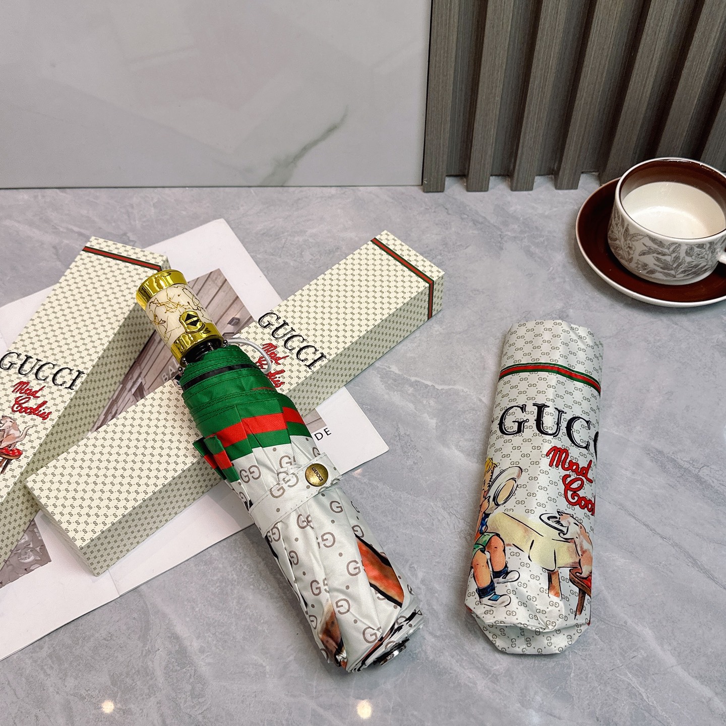  古驰Gucci 夏季新款 🔥🔥全自动折叠晴雨伞 
黑色涂层防晒有效阻隔紫外线99%，UPF>50 
所