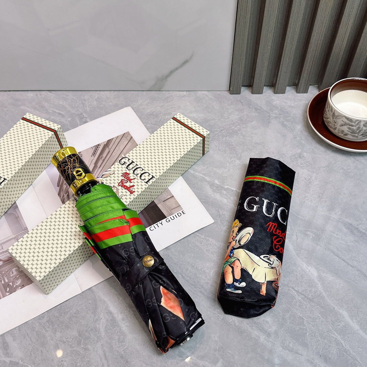 古驰Gucci 夏季新款 🔥🔥全自动折叠晴雨伞 
黑色涂层防晒有效阻隔紫外线99%，UPF>50 
所