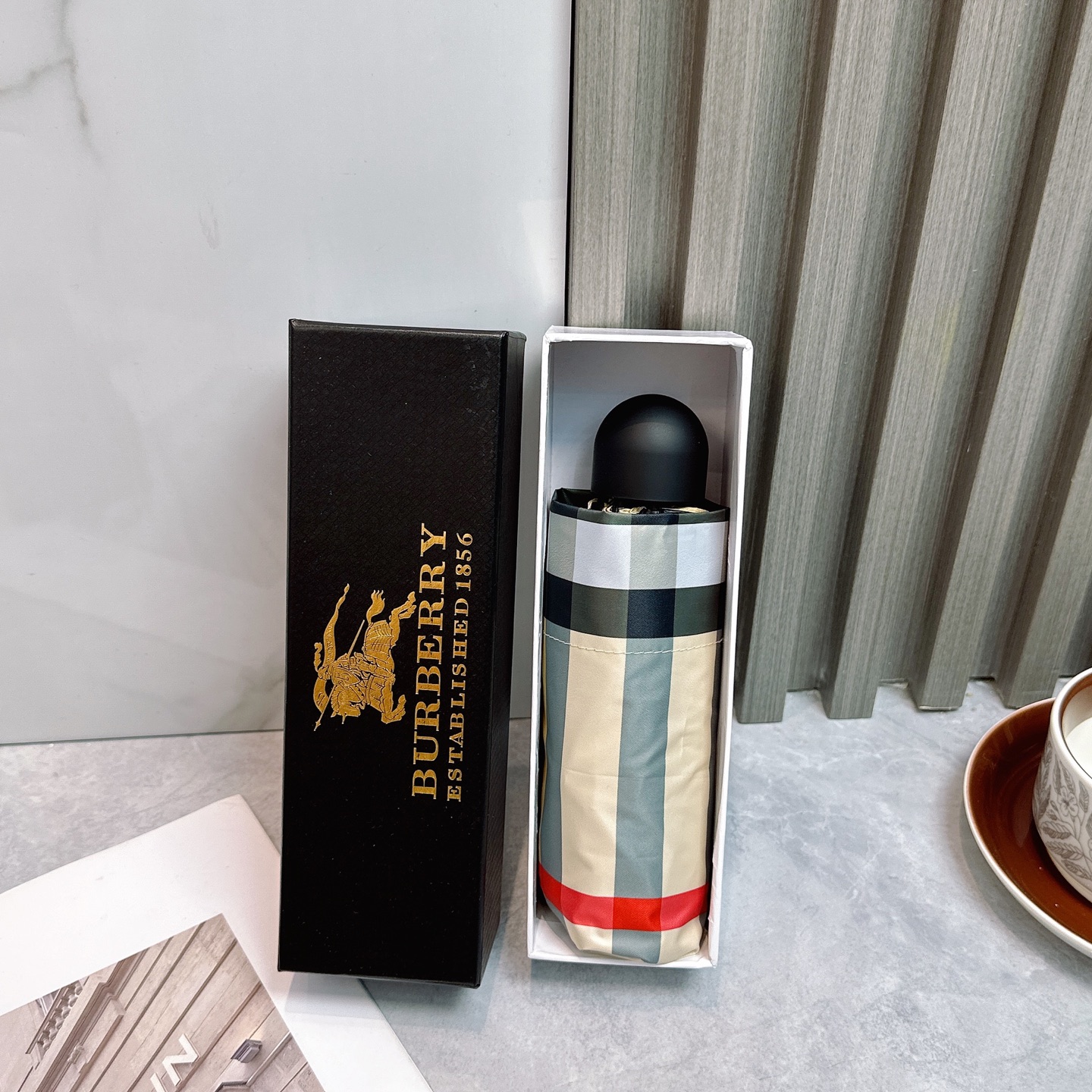   重磅推荐💥💥💥🔥🔥BURBERRY（巴宝莉）五折睛雨伞☂☂今年火最爆时尚单品 巴晴家雨伞特别值得骄就