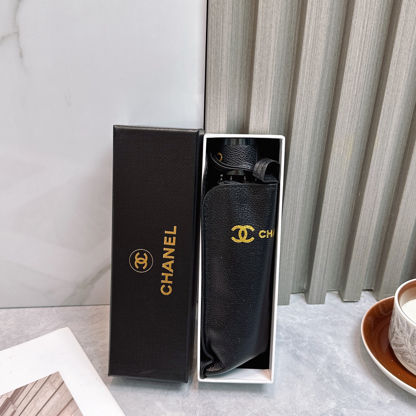  CHANEL（香奈儿）新款 五折 折叠晴雨伞  时尚原单代工品质 细节精致 看得见的品质 打破一成不变