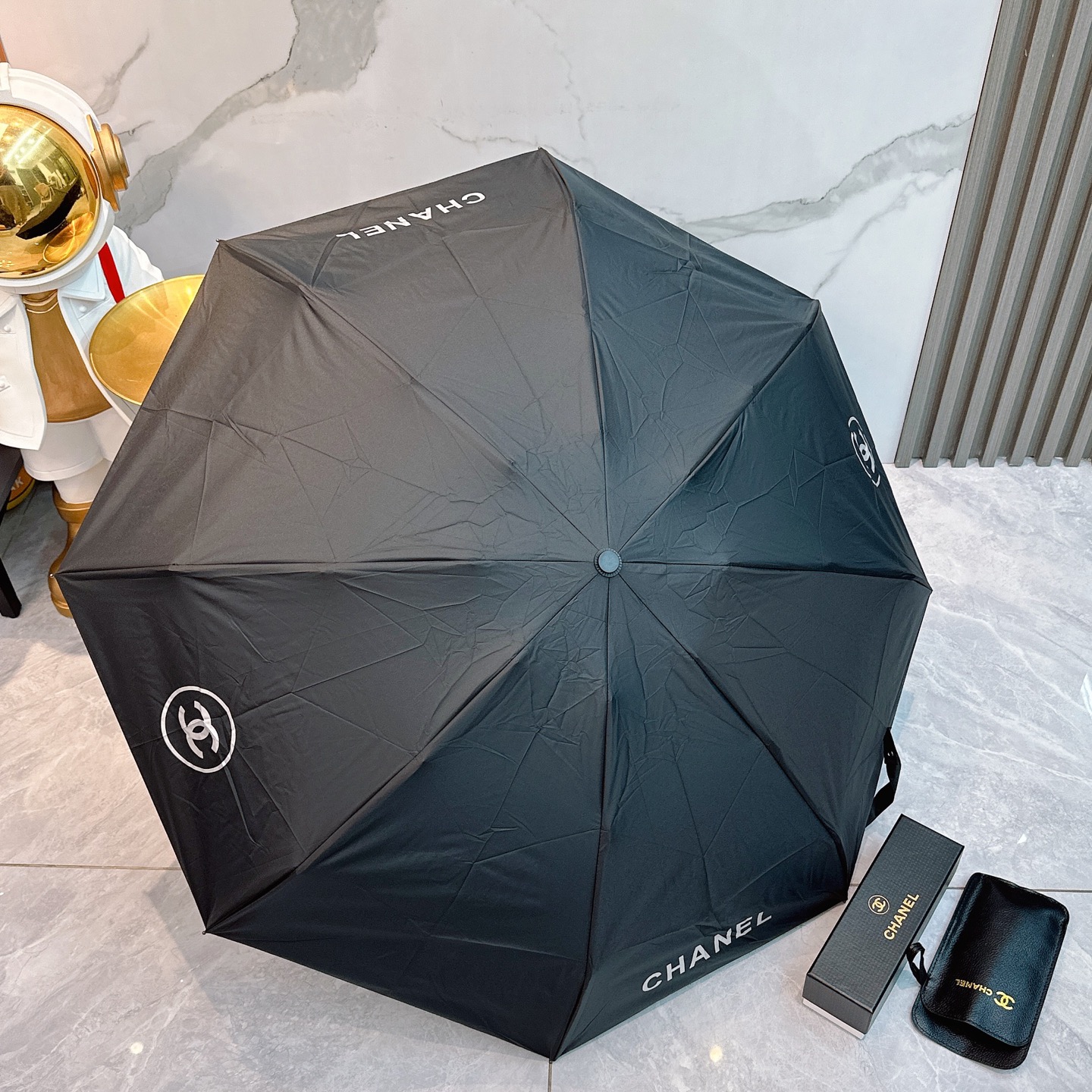  CHANEL（香奈儿）新款 五折 折叠晴雨伞  时尚原单代工品质 细节精致 看得见的品质 打破一成不变