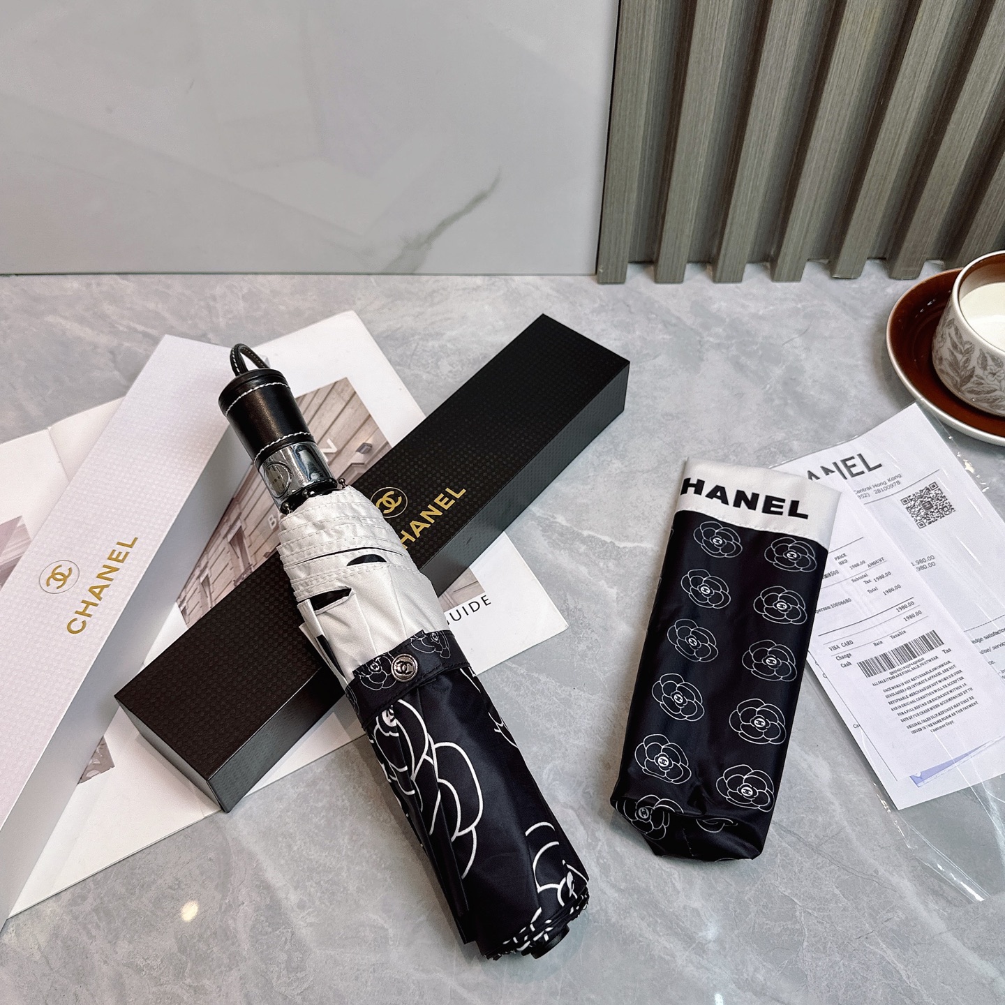  CHANEL（香奈儿）夏季新款 全自动折叠晴雨伞 
黑色涂层防晒有效阻隔紫外线99%，UPF>50 
