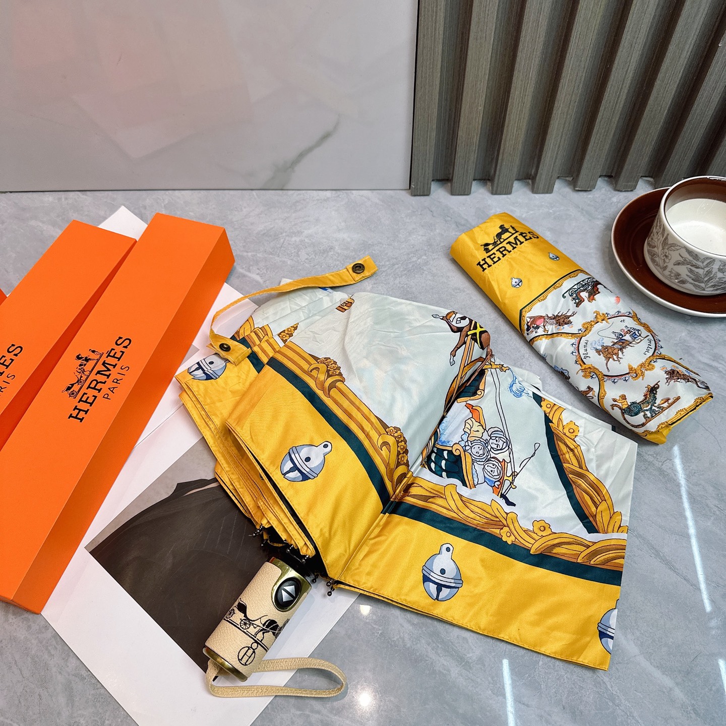  爱马仕HERMES 三折防晒睛雨伞🔥🔥 夏季新款 全自动折叠晴雨伞 
内里黑色涂层防晒有效阻隔紫外线9