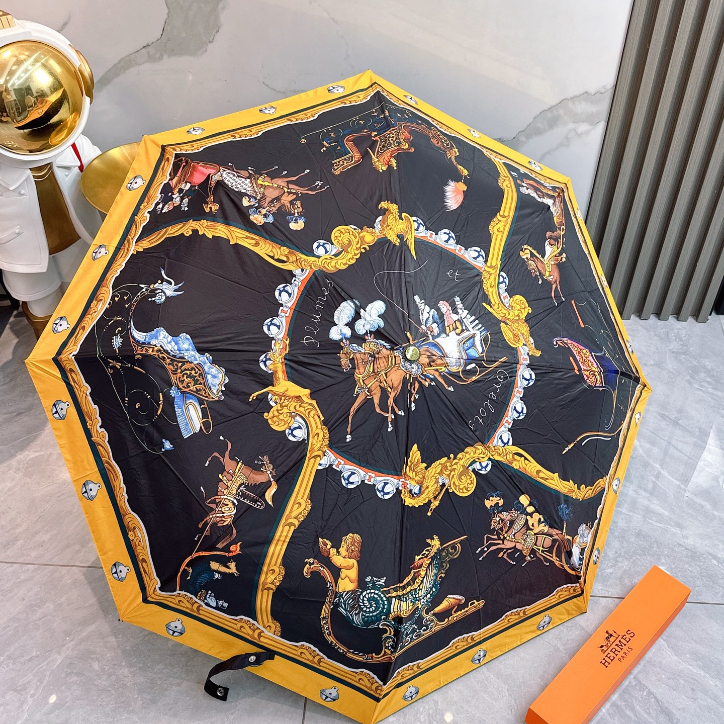  爱马仕HERMES 三折防晒睛雨伞🔥🔥 夏季新款 全自动折叠晴雨伞 
内里黑色涂层防晒有效阻隔紫外线9