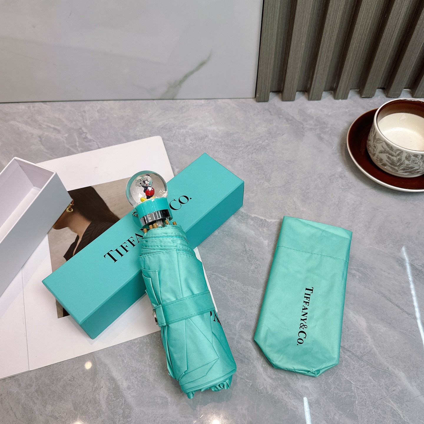  Tiffany蒂芙尼 限量版水晶五折口袋伞 水晶球中装满亮晶晶的闪光粉末 折射出对你的守护 还能有比这