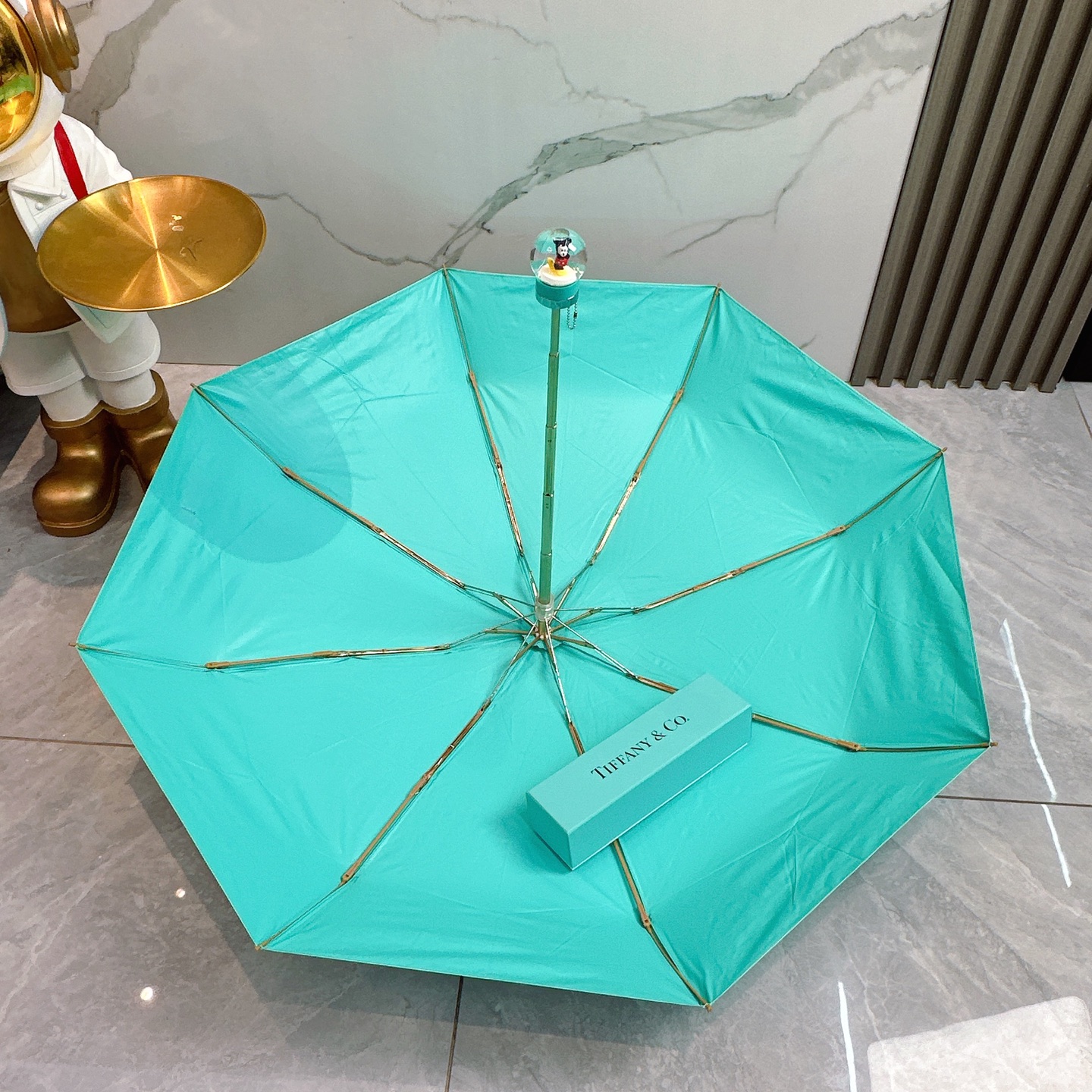  Tiffany蒂芙尼 限量版水晶五折口袋伞 水晶球中装满亮晶晶的闪光粉末 折射出对你的守护 还能有比这