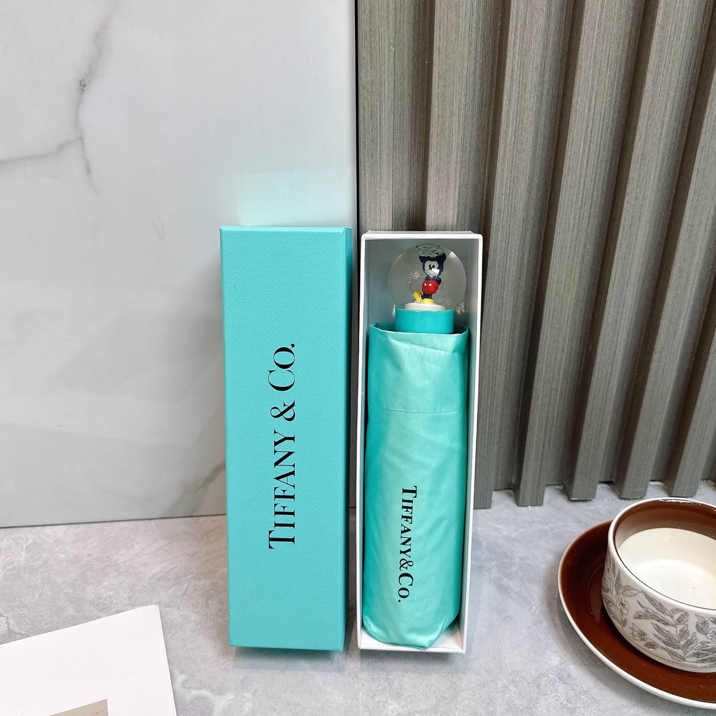  Tiffany蒂芙尼 限量版水晶五折口袋伞 水晶球中装满亮晶晶的闪光粉末 折射出对你的守护 还能有比这