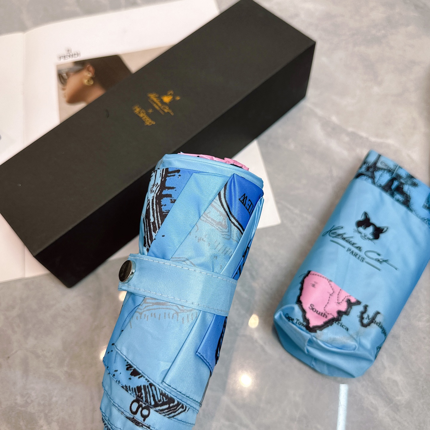  HePburCat 赫本猫 天生娇贵，气质非凡 时尚指数爆表 不论晴天雨天使用都相得益彰 使用进口UV