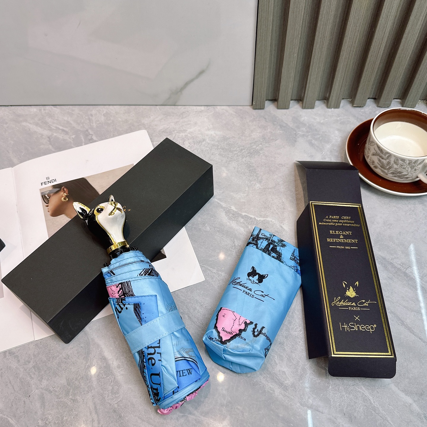  HePburCat 赫本猫 天生娇贵，气质非凡 时尚指数爆表 不论晴天雨天使用都相得益彰 使用进口UV