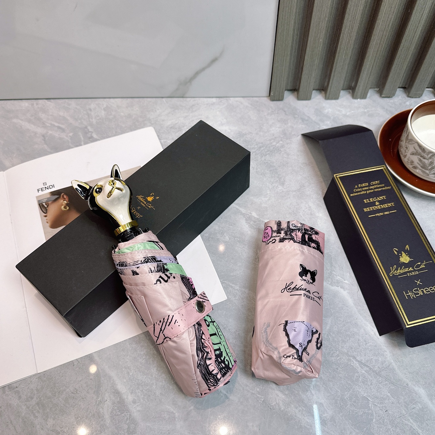 HePburCat 赫本猫 天生娇贵，气质非凡 时尚指数爆表 不论晴天雨天使用都相得益彰 使用进口UV