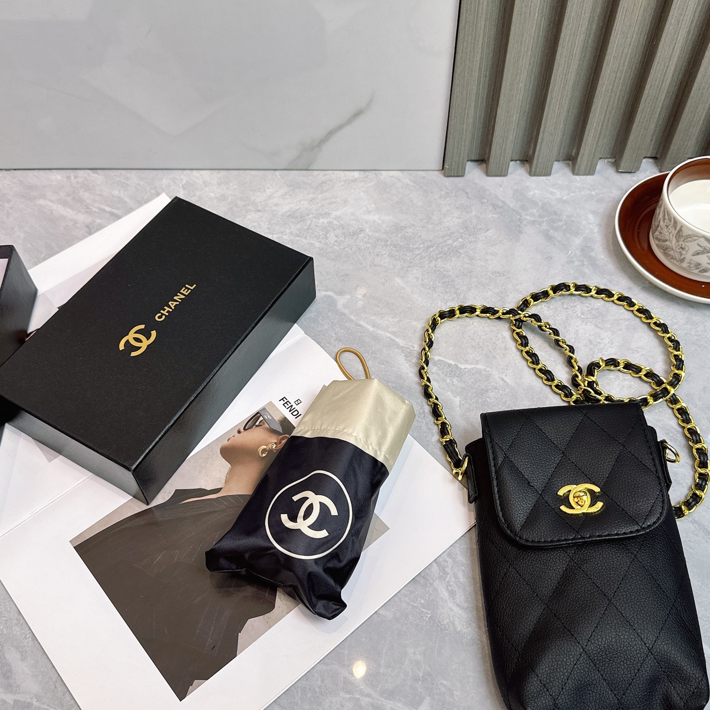  CHANEL（香奈儿）2025夏季新款 拼接五折晴雨伞 配送链包配套礼盒 链包可放手机 ，时尚博主人手