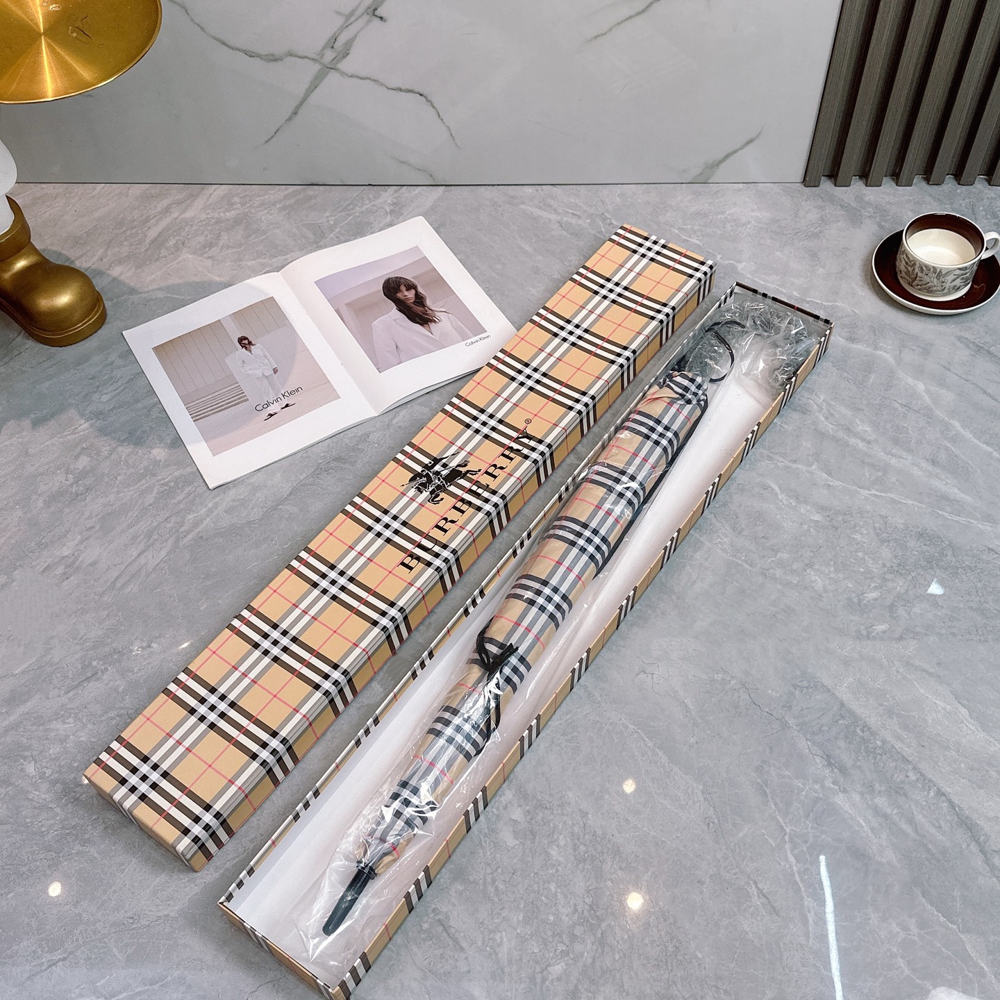   BURBERRY（巴宝莉）直杆长伞 原版包装+防尘布袋 高端手柄 贴合手掌更舒适火爆时尚单品，超轻铝