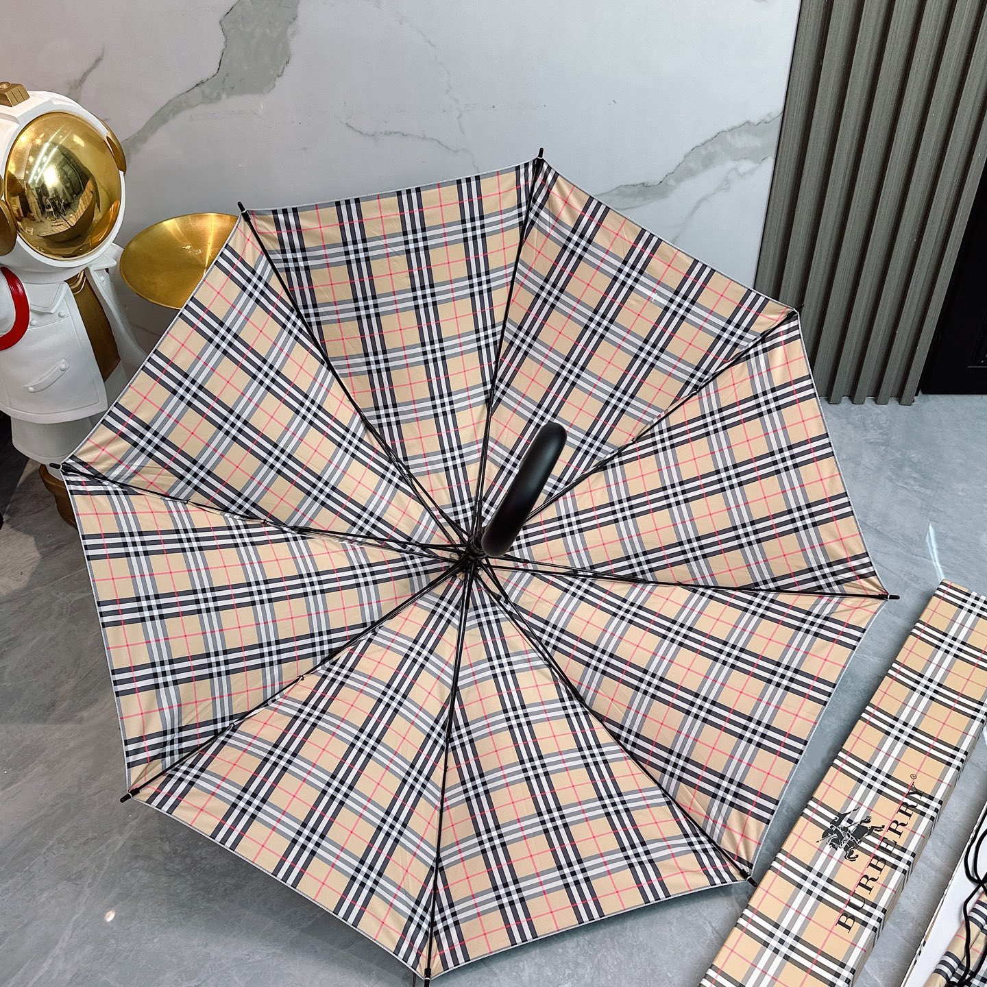   BURBERRY（巴宝莉）直杆长伞 原版包装+防尘布袋 高端手柄 贴合手掌更舒适火爆时尚单品，超轻铝