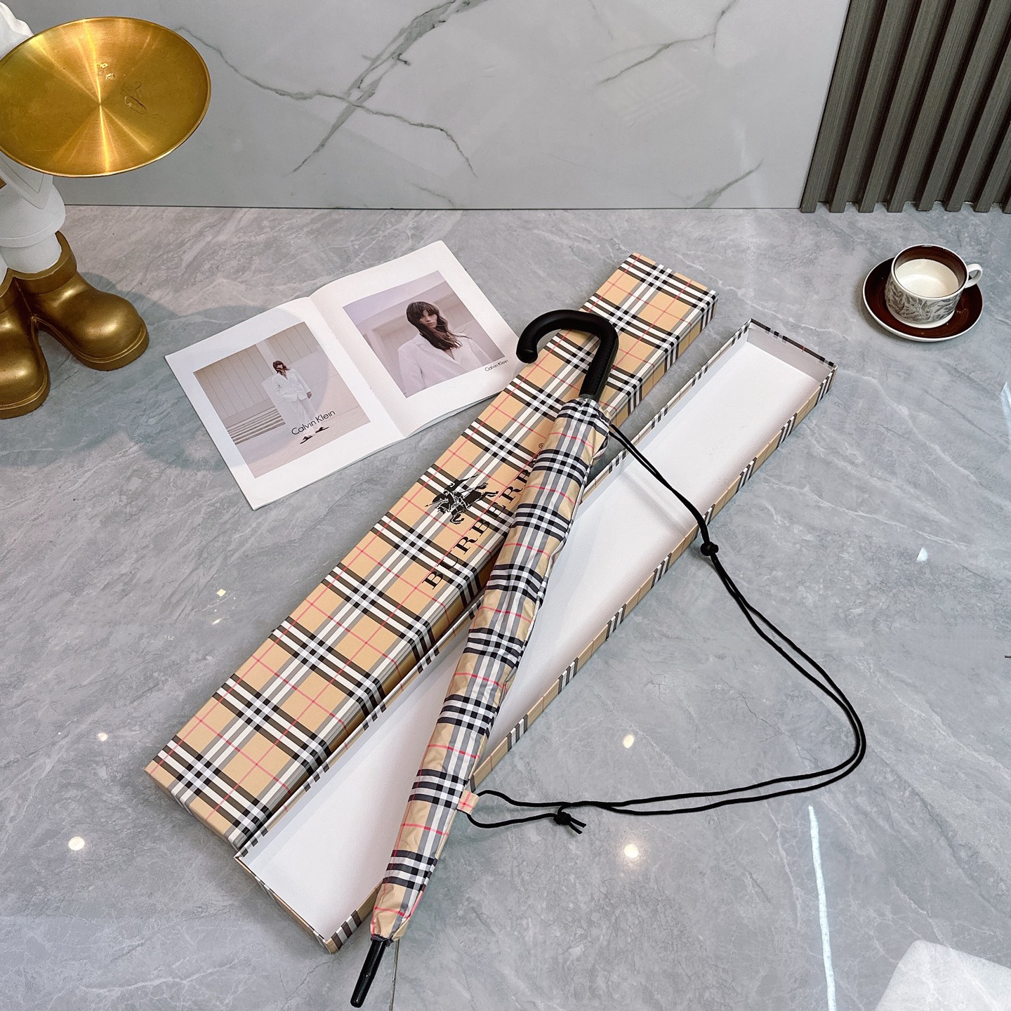   BURBERRY（巴宝莉）直杆长伞 原版包装+防尘布袋 高端手柄 贴合手掌更舒适火爆时尚单品，超轻铝
