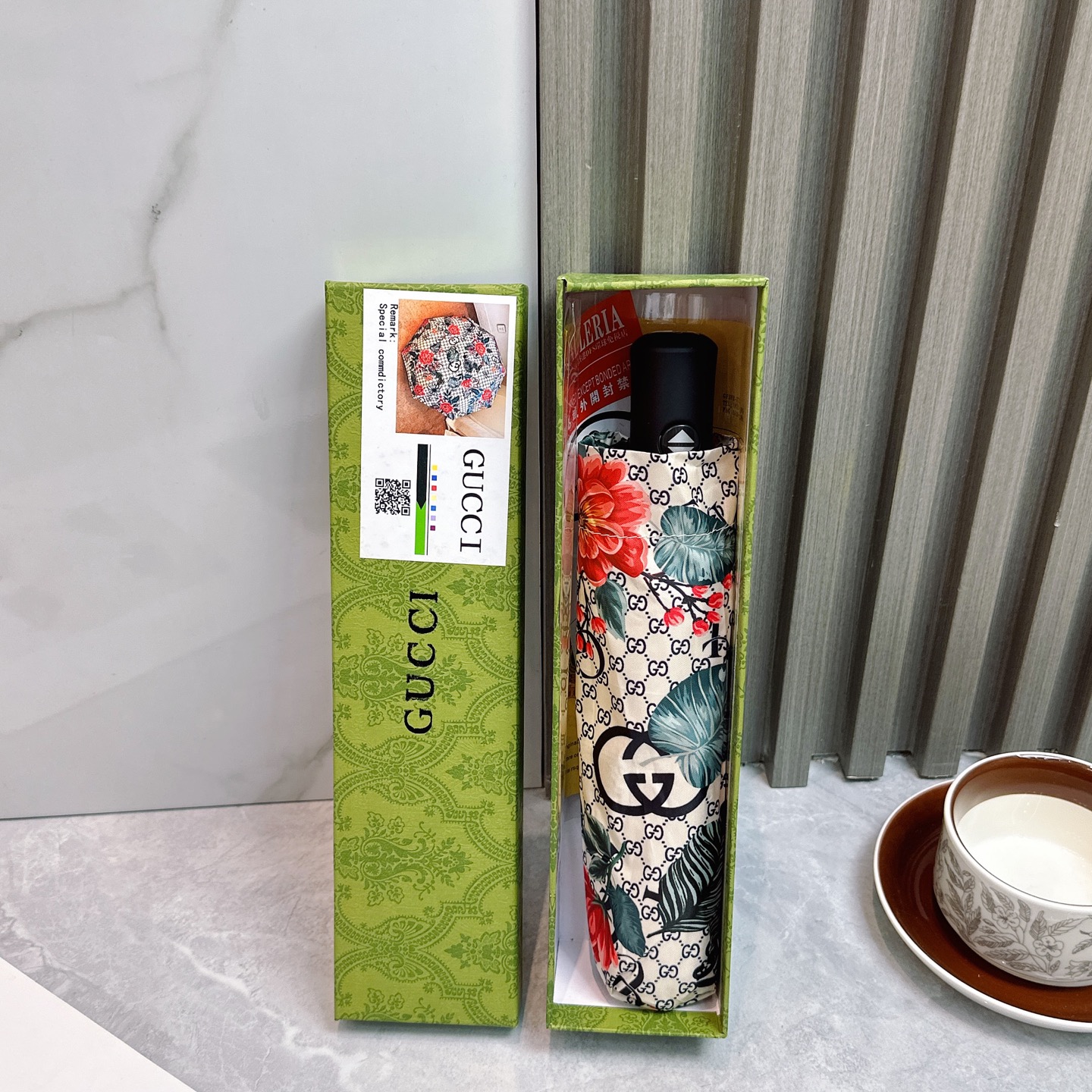  古驰Gucci 夏季新款 🔥🔥全自动折叠晴雨伞 
黑色涂层防晒有效阻隔紫外线99%，UPF>50 
所