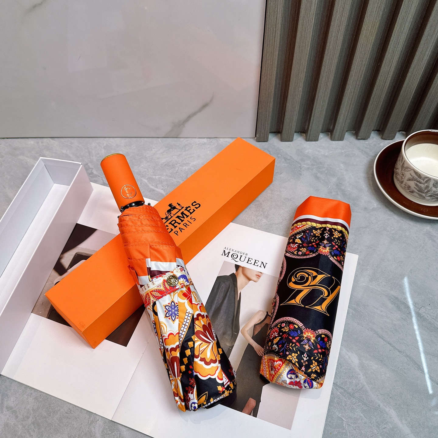  爱马仕HERMES 三折防晒睛雨伞🔥🔥 夏季新款 全自动折叠晴雨伞 
内里黑色涂层防晒有效阻隔紫外线9