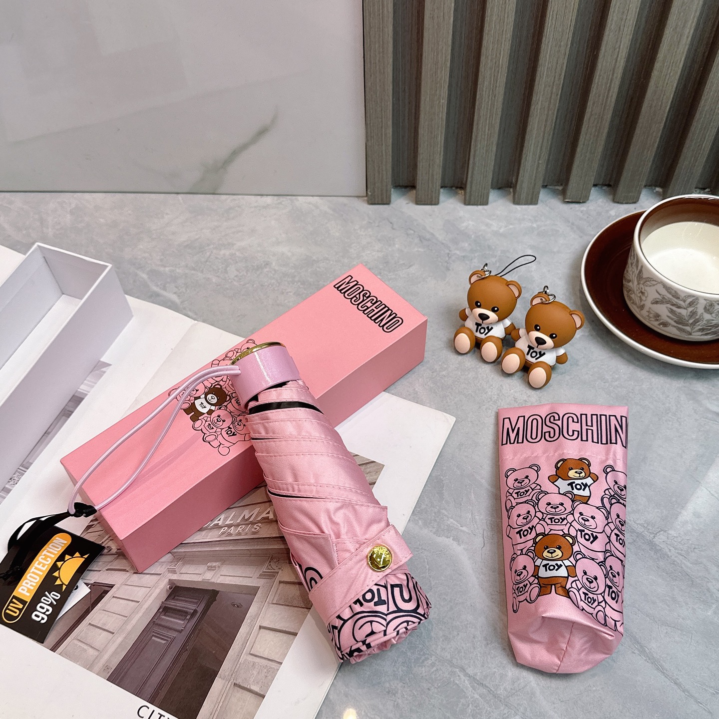   Moschino（莫斯奇诺） 新款 五折 折叠晴雨伞  时尚原单代工品质 细节精致 看得见的品质 打