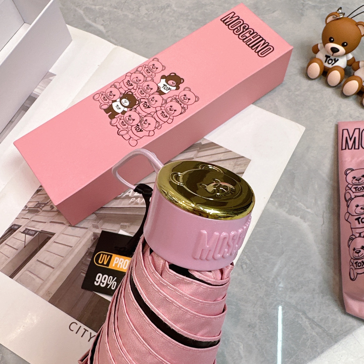   Moschino（莫斯奇诺） 新款 五折 折叠晴雨伞  时尚原单代工品质 细节精致 看得见的品质 打