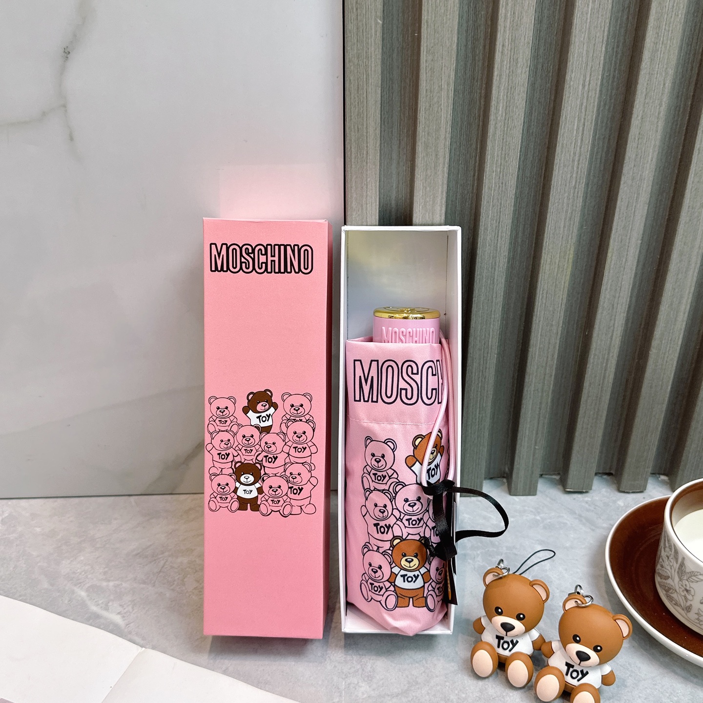   Moschino（莫斯奇诺） 新款 五折 折叠晴雨伞  时尚原单代工品质 细节精致 看得见的品质 打