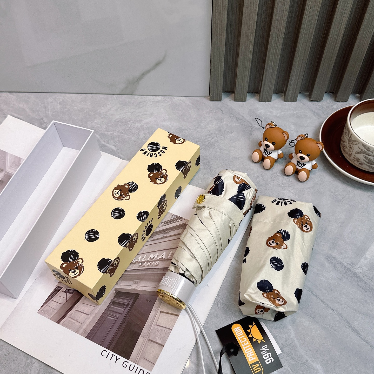   Moschino（莫斯奇诺） 新款 五折 折叠晴雨伞  时尚原单代工品质 细节精致 看得见的品质 打