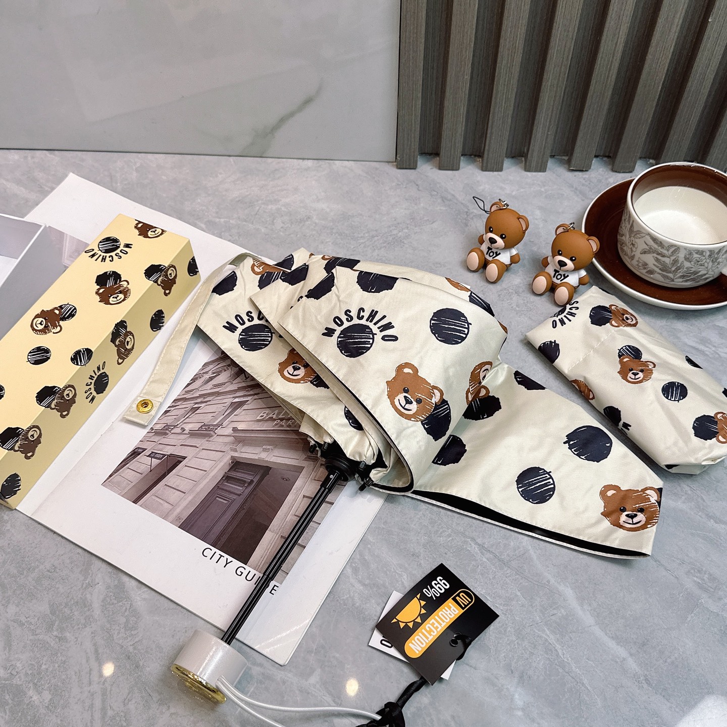   Moschino（莫斯奇诺） 新款 五折 折叠晴雨伞  时尚原单代工品质 细节精致 看得见的品质 打