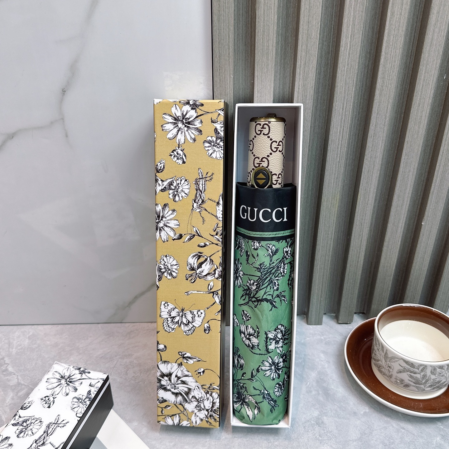  GUCCI（古驰 ）米奇 夏季新款 全自动折叠晴雨伞 
黑色涂层防晒有效阻隔紫外线99%，UPF>50