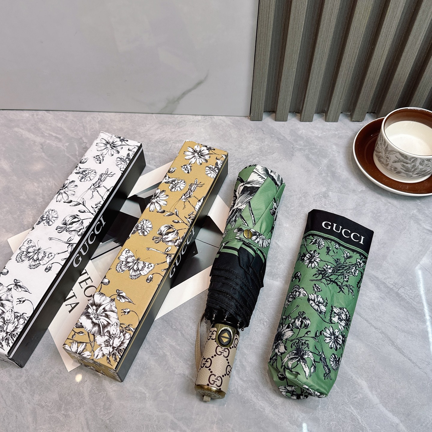  GUCCI（古驰 ）米奇 夏季新款 全自动折叠晴雨伞 
黑色涂层防晒有效阻隔紫外线99%，UPF>50