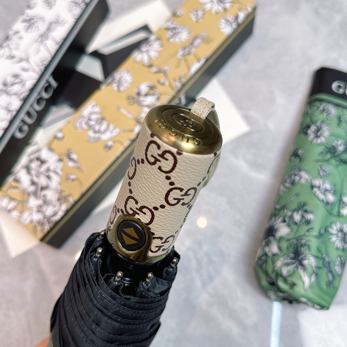  GUCCI（古驰 ）米奇 夏季新款 全自动折叠晴雨伞 
黑色涂层防晒有效阻隔紫外线99%，UPF>50