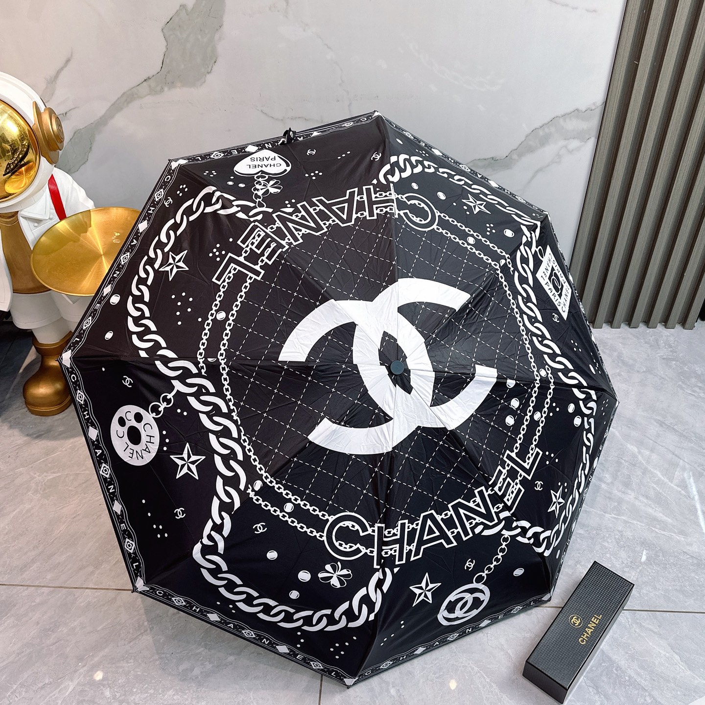  CHANEL（香奈儿）新款 五折 折叠晴雨伞  时尚原单代工品质 细节精致 看得见的品质 打破一成不变